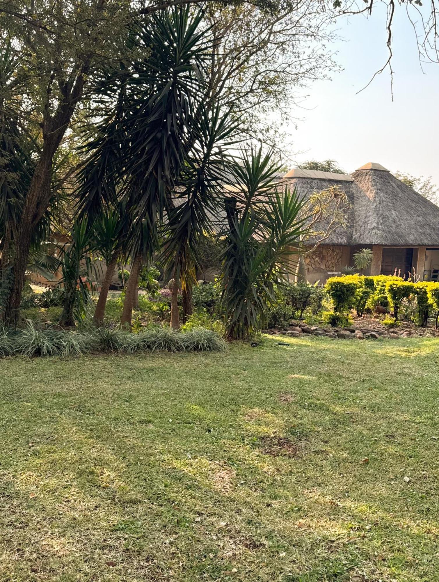 מאלליין Paradise Creek Lodge מראה חיצוני תמונה
